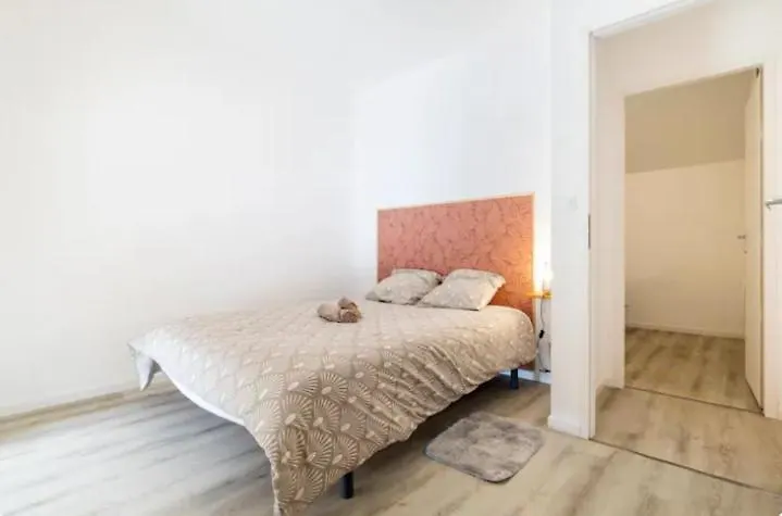 Charmant T4 Briord Apartment