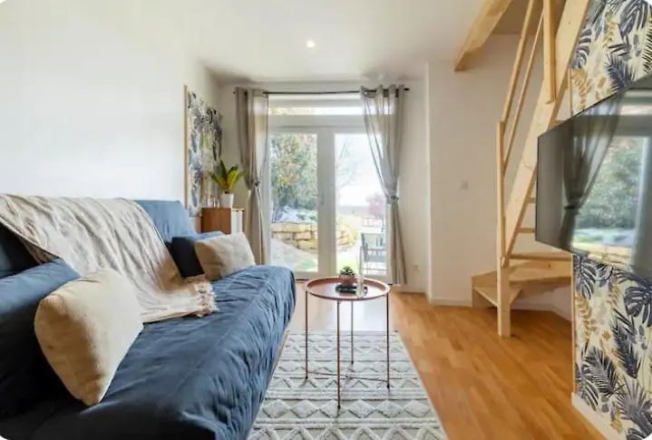 Charmant T4 Briord Apartment